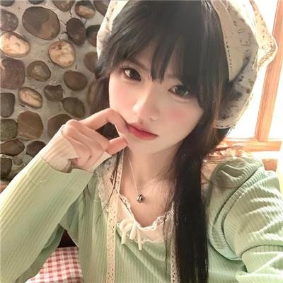 三女性